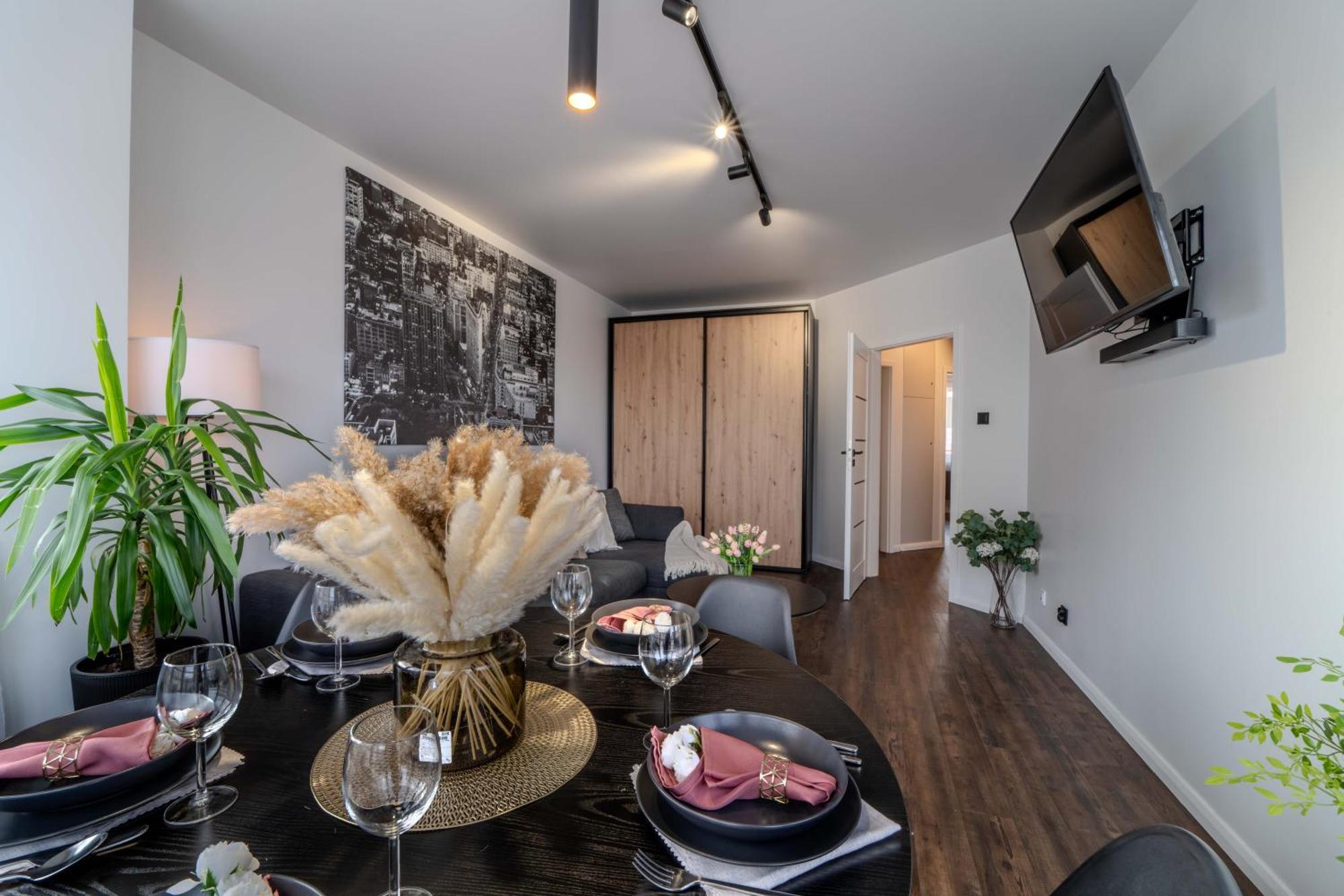 New Large Modern Apartment - City Center - 60M2 - Lift - Parking 브로츠와프 외부 사진