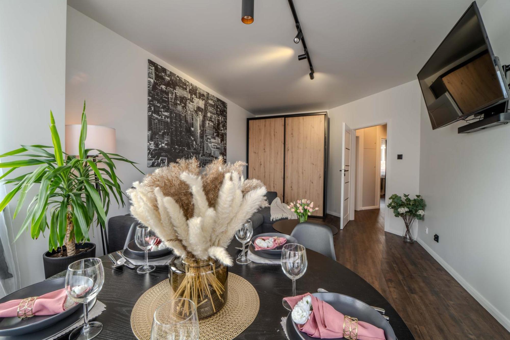 New Large Modern Apartment - City Center - 60M2 - Lift - Parking 브로츠와프 외부 사진